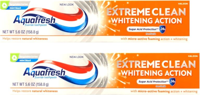 Aquafresh Extreme Clean Whitening Action Toothpaste, Mint Blast, 5.6 oz Twin Pack for Intense Freshness & Stain Removal